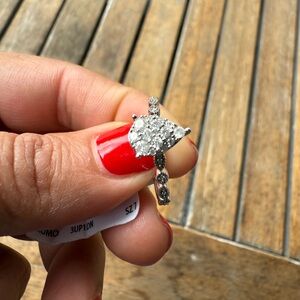 Elegant Silver Teardrop Ring